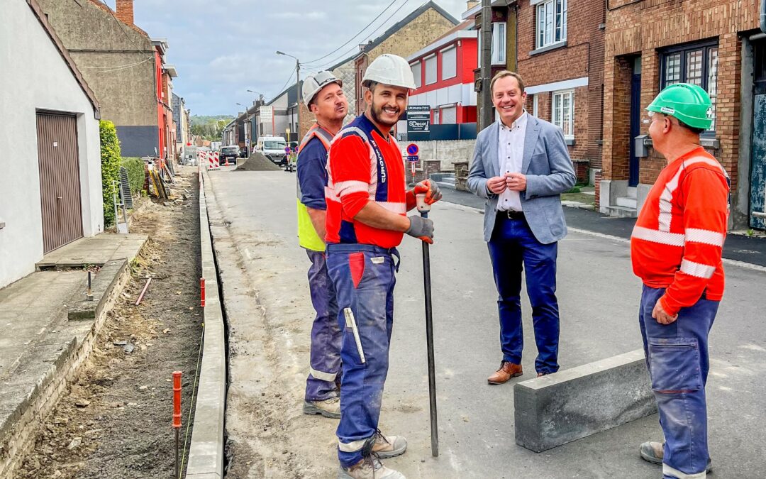 « Les élections approchent », « Un échevin habite la rue, c’est pour cela qu’on la refait»